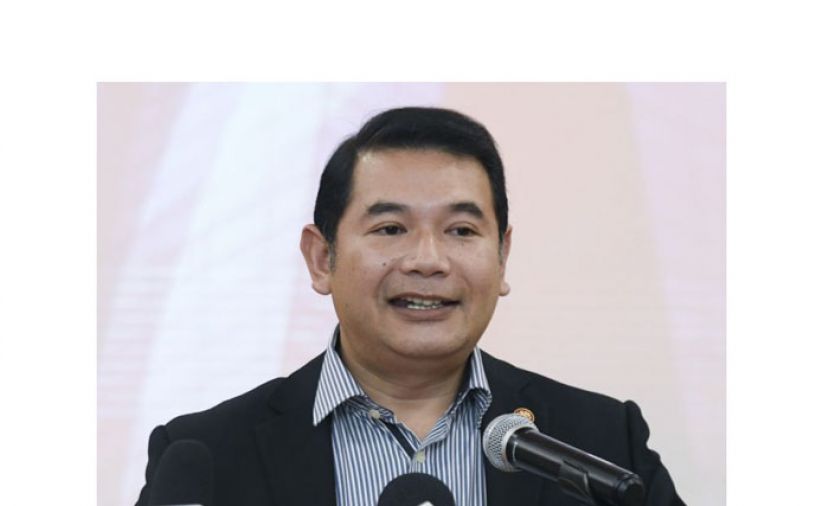 经济部长拉菲兹。