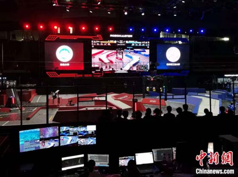 RoboMaster 2021机甲大师高校系列赛&middot;区域赛(北部赛区)现场。