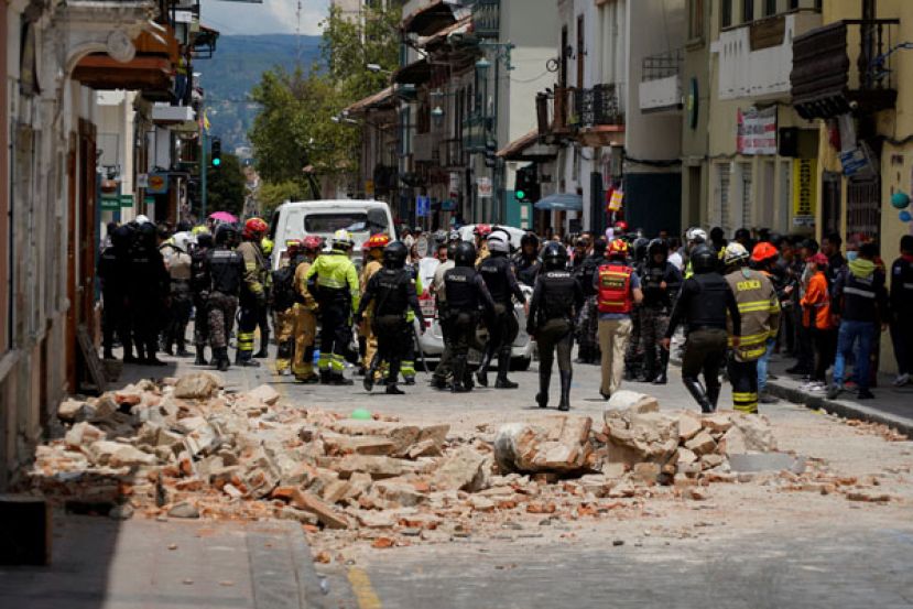 厄瓜多强震传灾情。