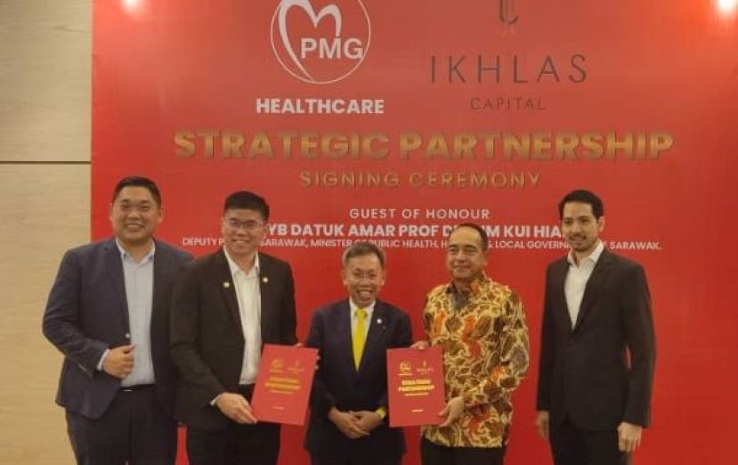砂拉越大众医疗集团与IKHLAS CAPITAL达成战略合作后的合影。