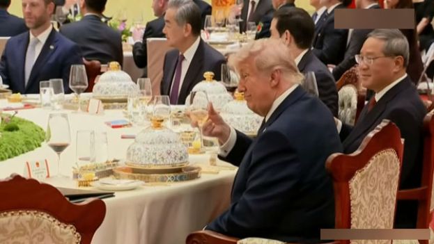 习近平为特朗普举行欢迎宴会。