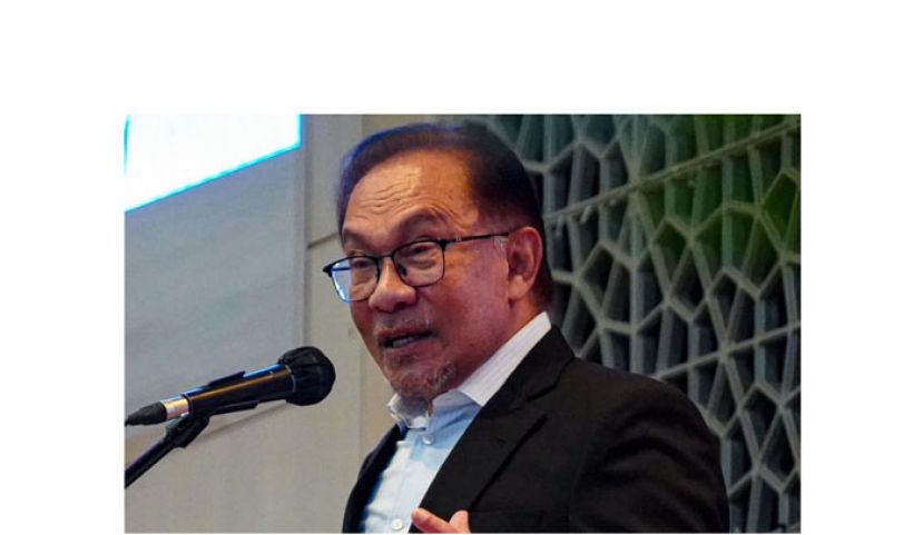 拿督斯里安华。