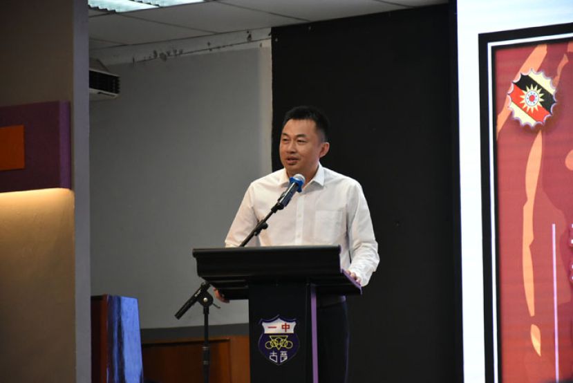 中国福建省海外联谊会文教处秘书叶其斌.