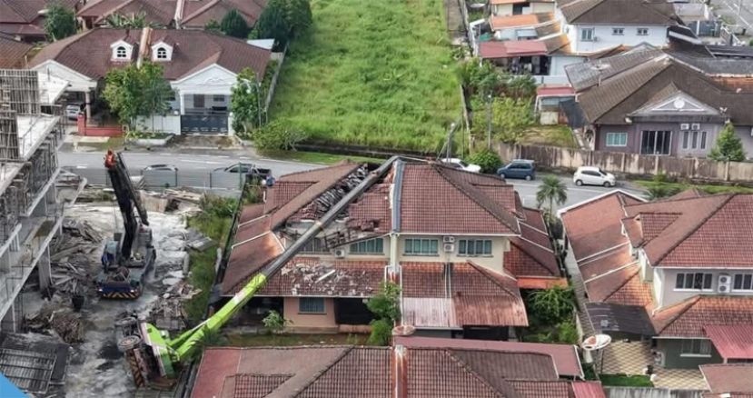 吊臂倾倒砸毁两间民宅事件  南市市长第一时间跟进处理对涉事建筑工地发出即时停工令
