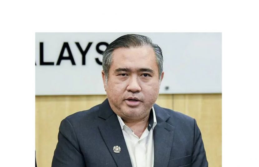 交通部长陆兆福。