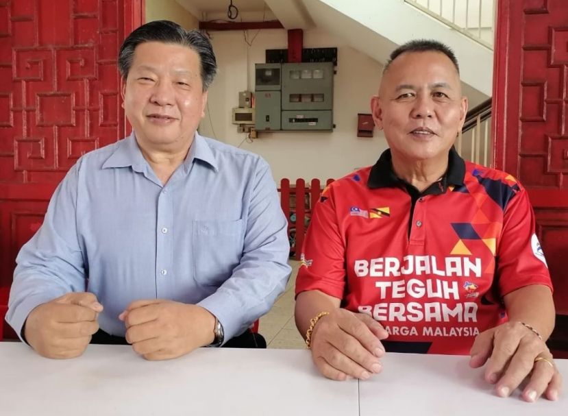  江宗兴（左）与甲必丹林传政皆认同中秋节庆祝文化与中医文化有关联。
