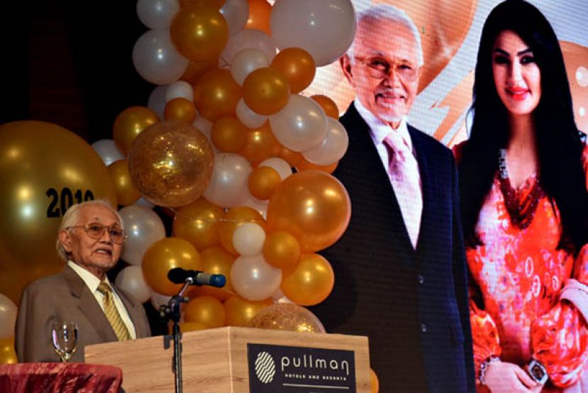 州元首敦泰益玛目在砂学前教育大会上致词。