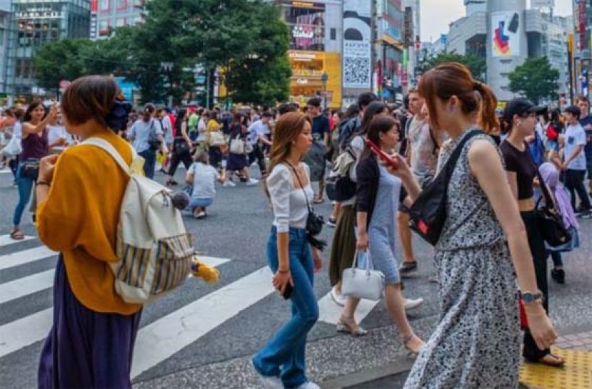 日本第8波新冠疫情肆虐，1个多月逾万人死。