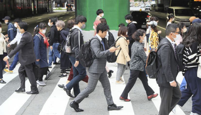 日研究：新冠肺炎与人擦身5秒内达感染高峰