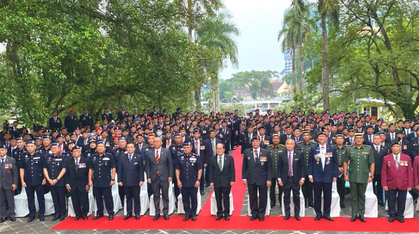 砂拉越总理呼吁人民永远铭记战士们的功绩