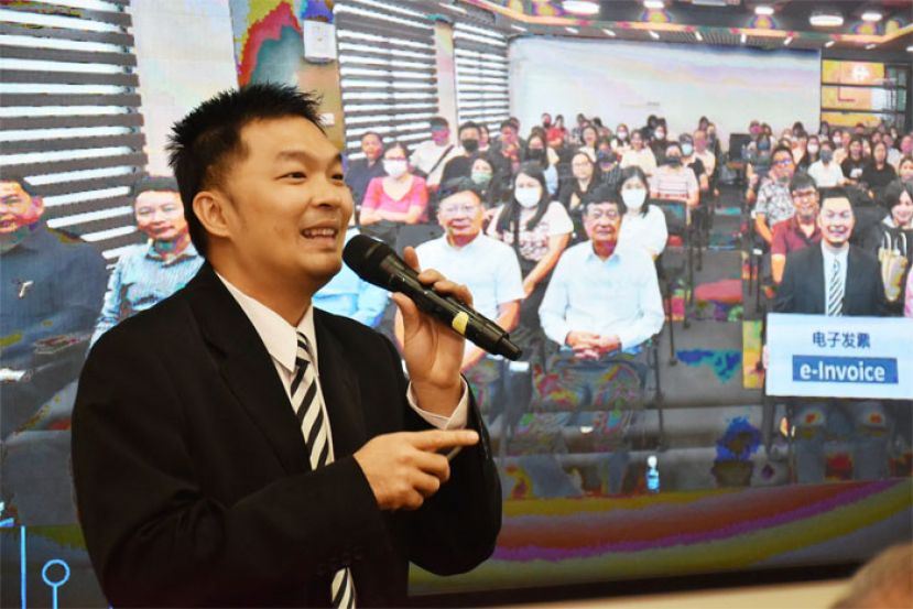 卫理毕理学院会计（荣誉）学士课程领导、渣打会计师许起荣博士。