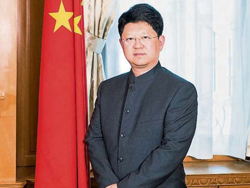 图：中国驻马大使白天。