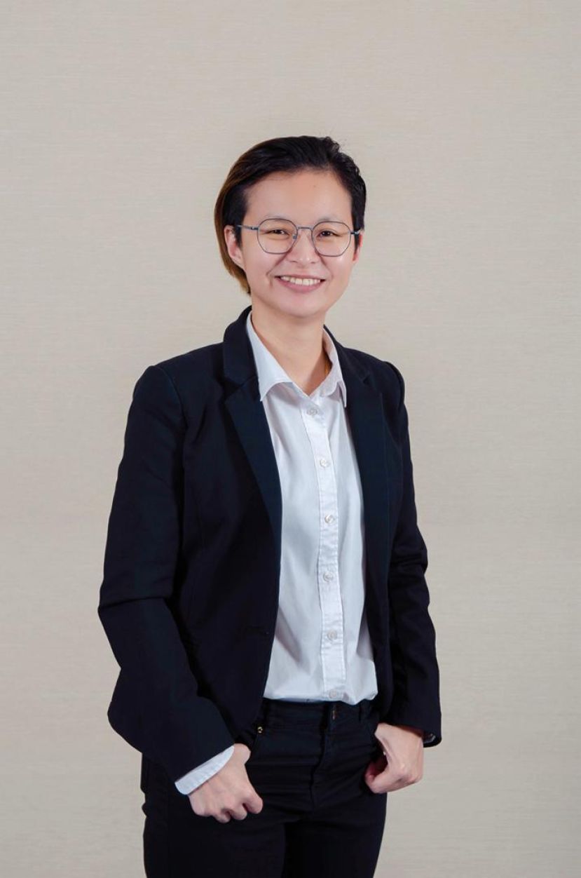 砂人联党中央青年团教育局主任兼朋领支部妇女组组织秘书罗佳玲。