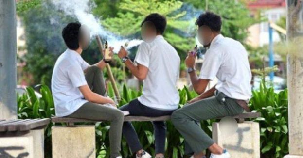 全国4万3019名中学生 341名小学生染上烟瘾