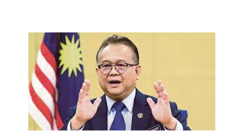 贸消部长拿督亚历山大。