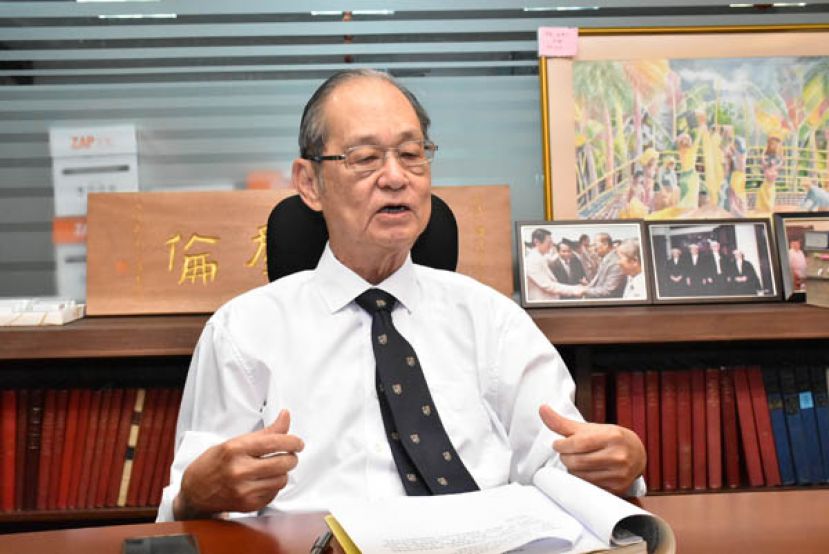 砂民主行动党顾问张守江律师表态，砂盟的18位国会议员否决修宪还原砂沙宪法的平等地位， 他感到百思莫解。