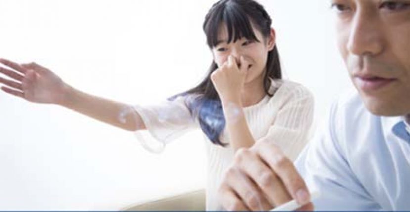 家门外抽烟　爸爸变成过敏儿猪队友