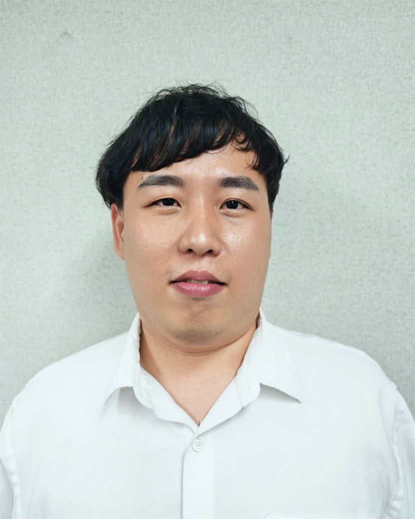 人联党古晋支部青年团副培训官利权。