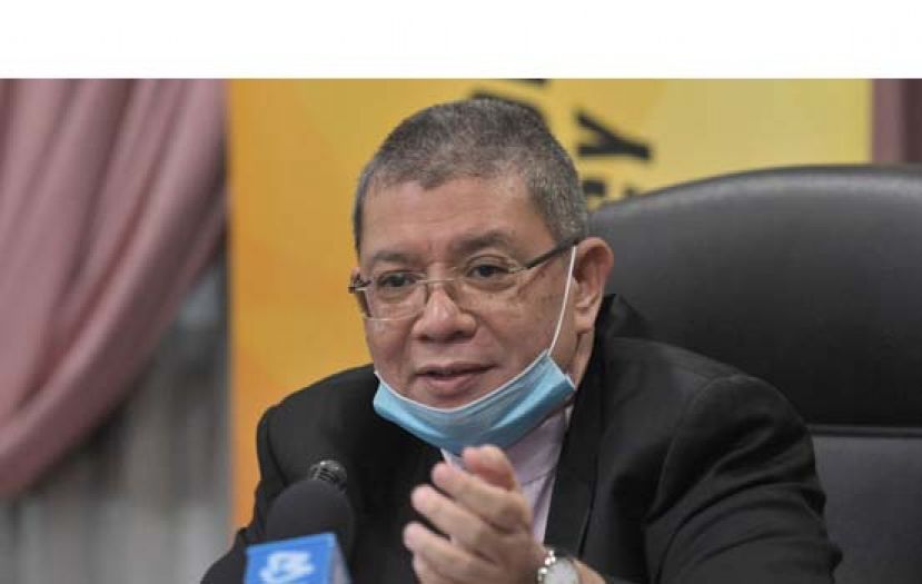 通讯与多媒体部长拿督赛夫丁阿都拉。