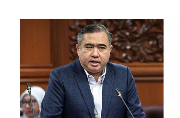 交通部长陆兆福。