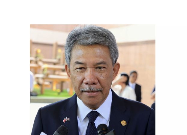 外交部长莫哈末哈山。