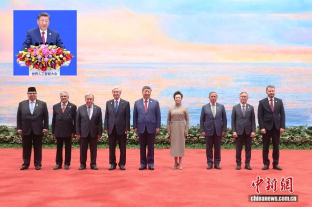 7月16日晚，习近平和夫人彭丽媛在世界会客厅为与会国际贵宾举行欢迎宴会。小图为17日上午，中国国家主席习近平在上海世界会客厅出席2026世界人工智能大会暨人工智能全球治理高级别会议开幕式并发表主旨讲话。