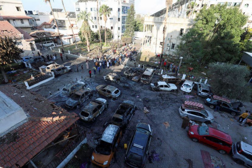 加沙医院17日爆炸，以色列与哈玛斯互控是对方所为。图为阿里阿拉伯医院停车场俯瞰照。