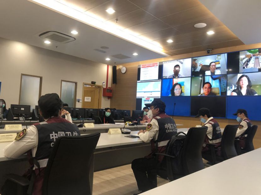 中国医疗专家与砂拉越医疗人员以线上视屏交流。