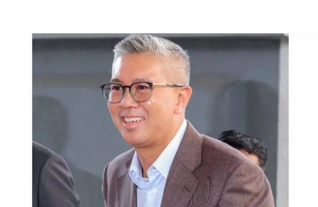 东姑扎富睿。