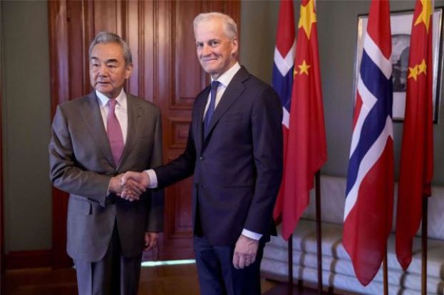 挪威总理奥斯陆会王毅，敦促中国助俄乌和谈。