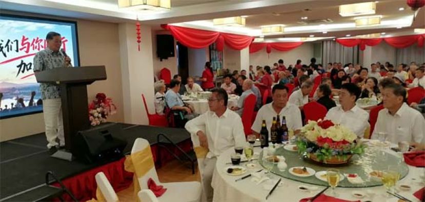&nbsp;拿督邓伦奇律师在交流会上发言。