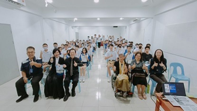 古晋四中特邀台湾国际级大脑潜能开发专家分享「21世纪新全球学习革命大趋势」