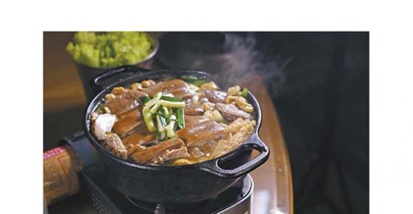 皇菇双冬羊腩煲 $1,080(锋膳)，全城最贵，选料极致，其中野生皇菇，细滑吸汁，相当滋味。
