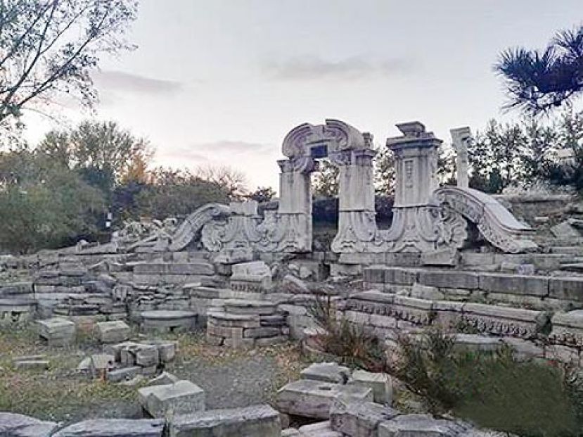 图示：圆明园遗址。