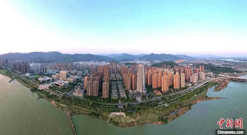 高楼林立、枕水而居的闽侯滨江新城。