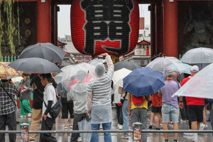 东京连续下雨超过一个月。