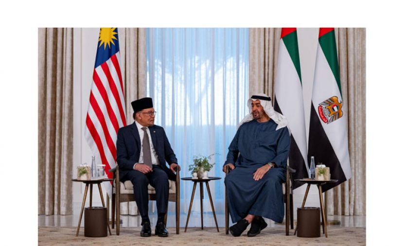 首相安华与阿联酋总统穆罕默德举行会谈。
