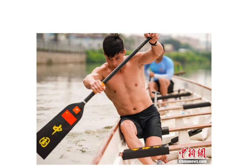 曾德林在训练中。