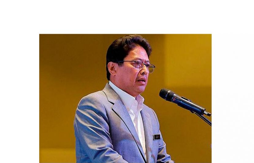 丹斯里阿占巴基。