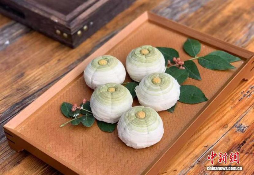加入河北井陉当地花椒制作而成的椒香酥。