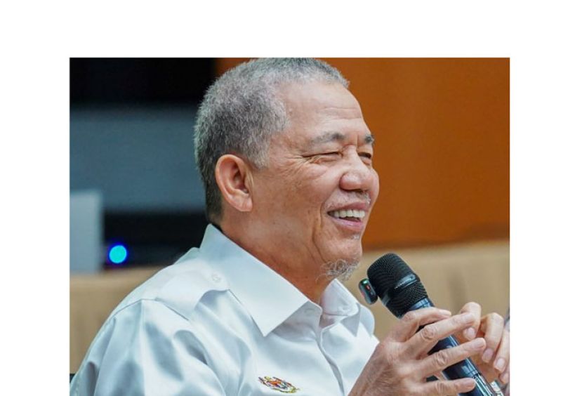 副首相拿督斯里法迪拉。