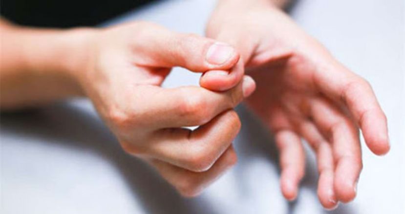 日治疗师：按按手指 舒缓眼睛疲劳消除黑眼圈