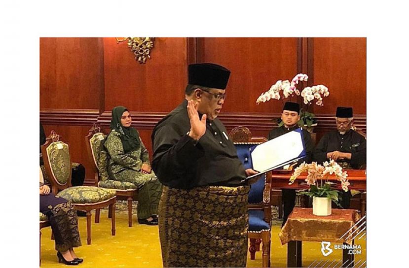 拿督斯里阿都拉勿宣誓就任马州第13任首席部长。