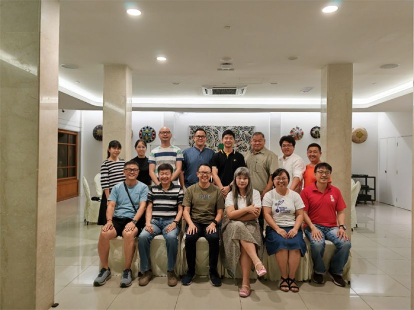 会员大会后，新任执委与会员一同合照。