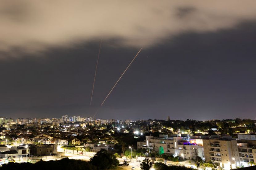 伊朗发动空袭，以色列铁穹防空系统拦下99％飞弹。