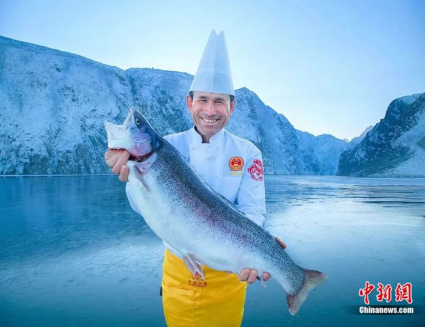 新疆尼勒克县优质的冰川活水滋养出的三文鱼口感鲜香、甜美。