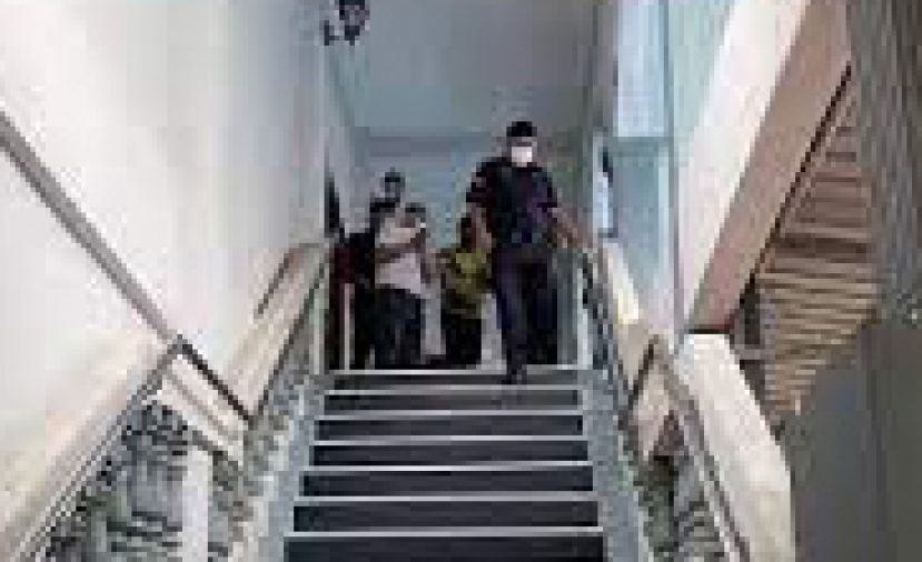 2名巫裔男子被控运毒罪。