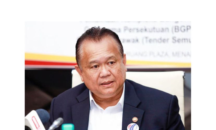 工程部长亚历山大。