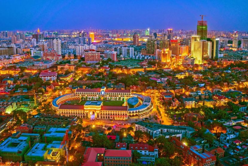 五大道文化旅游区夜景。