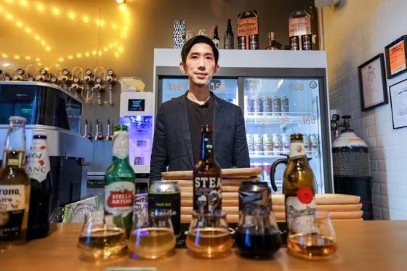 Kenneth拥有多个啤酒业相关资格，经常在facebook开帖讲解啤酒知识。